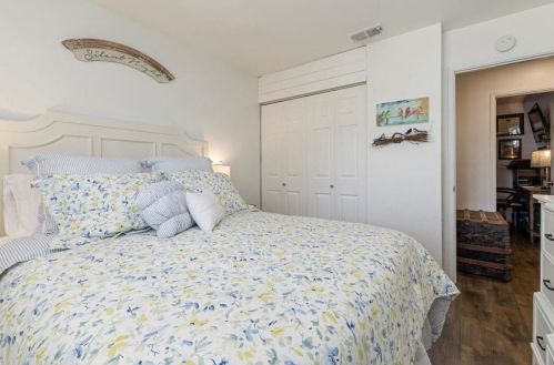 8712 Lodestone Cir, Elk Grove CA  95624-2520 exterior