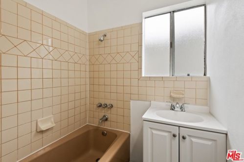 1220 Adams St, Glendale CA 91206-3486 exterior