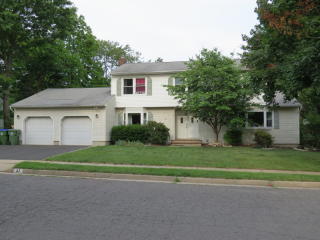 27 Wilshire Rd, Edison, NJ 08817-4725