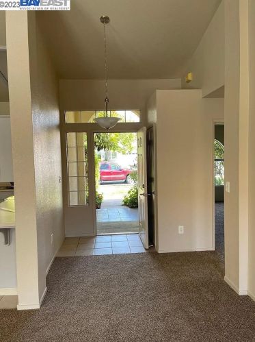 1861 Riverside Way, Los Banos, CA 93635-5352