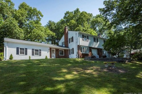 122 Lake St, Wapping, CT 06074-1533