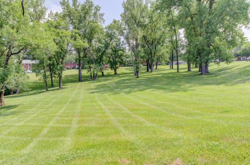 3133 Roger Williams Dr, Hazelwood, MO 63044-3164
