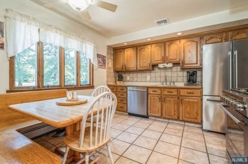 23 Meadow Ln, Hackettstown NJ  07840-4115 exterior