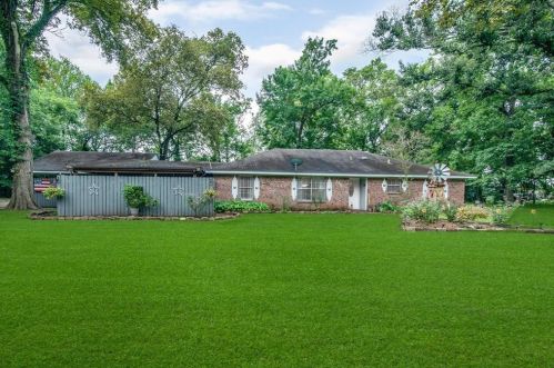 395 County Road 6768, Mont Belvieu, TX 77535