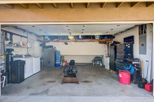 2902 El Caminito, Glendale CA 91214-2005 exterior