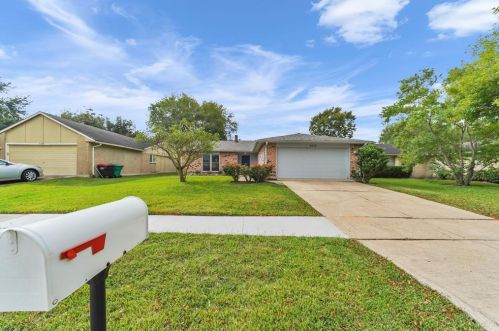 6630 Tara Dr, Richmond TX  77469-5830 exterior