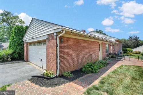 57 Springhouse Rd, Lancaster PA  17603-6619 exterior