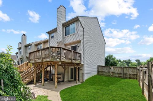 306 Barrows Ct, Fredericksburg, VA 22406-6454