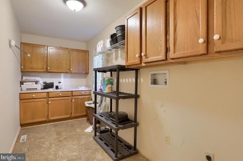 1551 Dunmore Dr, Lancaster PA  17602-1247 exterior