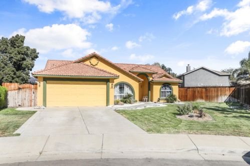 1874 Hartnell Ct, Los Banos, CA 93635-5373