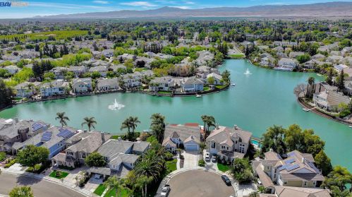 976 Harbor Ct, Tracy, CA 95304-5892