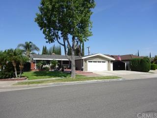 2372 Comstock St, Orange, CA 92865-2835