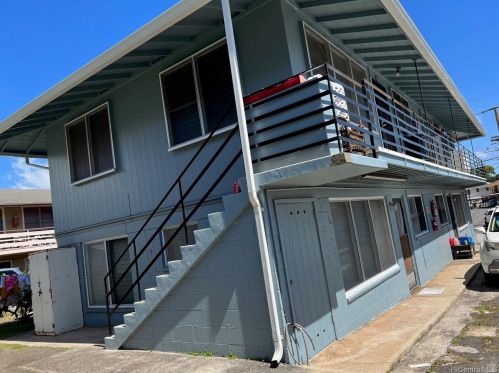 2958 Varsity Cir, Honolulu, HI 96826-1749