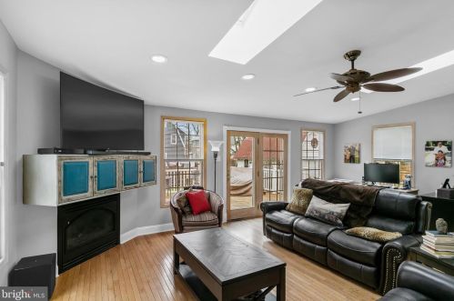 320 Chestnut St, Tavistock NJ 08033-1810 exterior