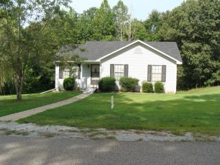 87 Eastgate Dr, Lexington, TN 38351-1923