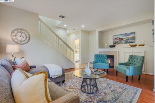 358 Accolade Dr, San Leandro, CA 94577-1591