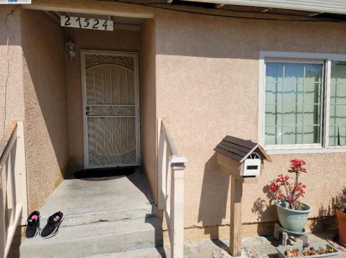 27524 12th St, Hayward, CA 94544-4118