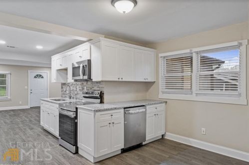 123 Dahlia Ave, Atlanta GA  30314-1207 exterior