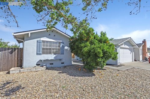 6949 Doreen Ct, Pleasanton, CA 94568-2037