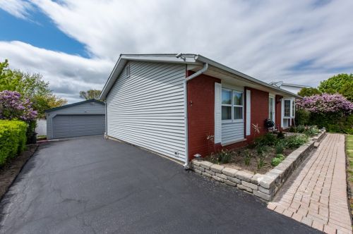 388 Frontage Rd, Waukegan, IL 60085-4752