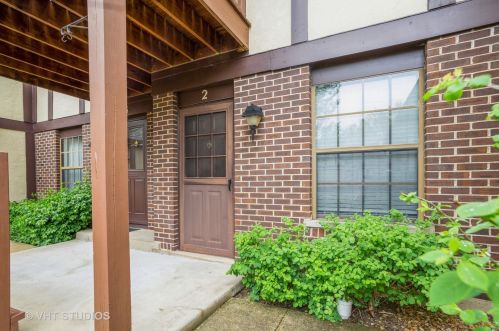 358 Bloomfield Ln, Glendale Heights, IL 60137-6689