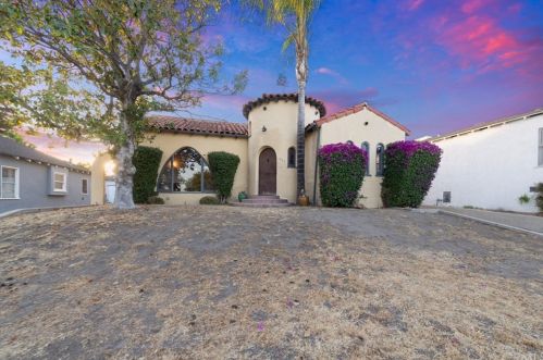 1023 Harvard Rd, Burbank, CA 91501-1329