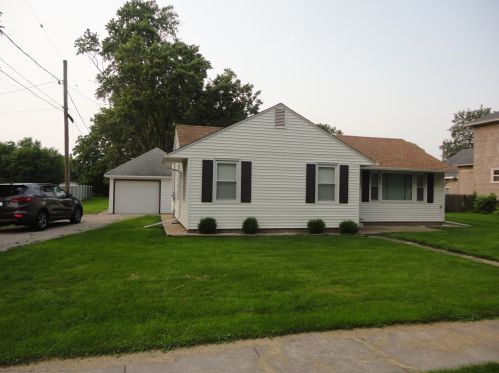 902 North St, Mazon, IL 60444-6238