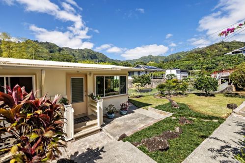 3588 Alani Dr, Honolulu HI  96822-1412 exterior