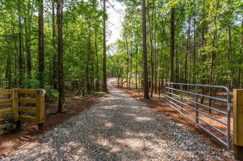 1030 Holland Springs Rd, Madison, GA 30650-3208