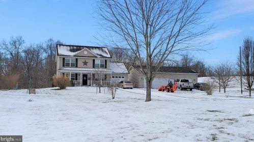 5555 Dry Run Rd, Hedgesville, WV 25427-5636