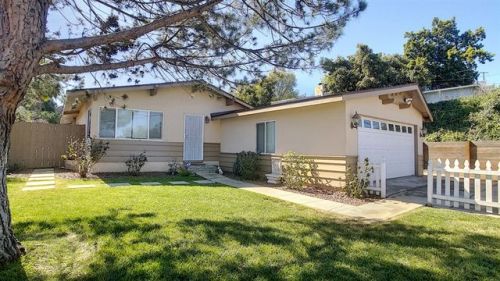 8863 Gardena Rd, Lakeside, CA 92040-5305
