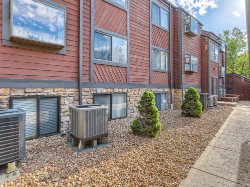 303 Lehow Ave, Englewood CO  80110-8502 exterior