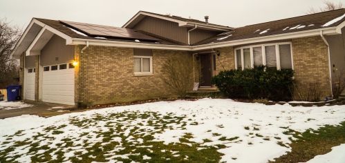 3612 Tee Ct, Crete, IL 60417-1043