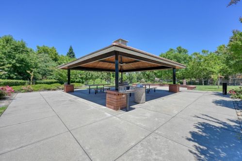 260 Marsalla Dr, Folsom CA  95630-7201 exterior