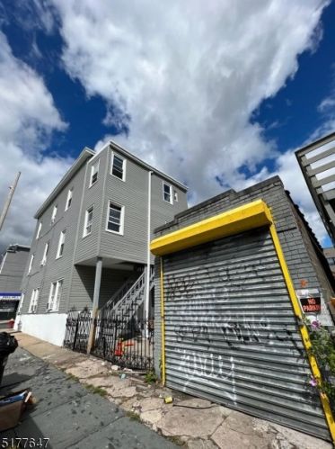 85 Beech St, Paterson, NJ 07501-3094