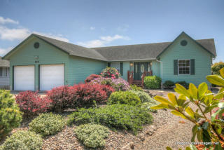 355 Range Dr, Waldport OR  97394-9727 exterior
