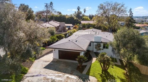 915 Alta Vista Dr, Vista CA  92084-5517 exterior