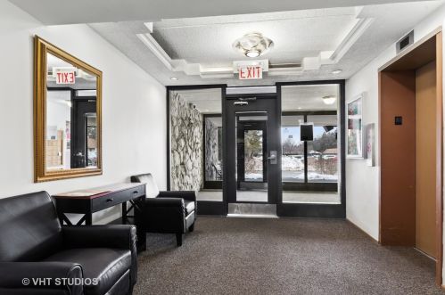 1216 New Wilke Rd, Arlington Hts IL  60005-2971 exterior