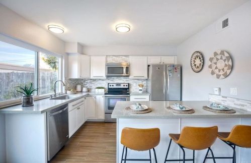 2805 Via Pajaro, Carlsbad, CA 92010-1348