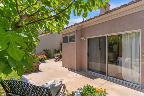 31 Del Perlatto, Irvine CA  92614-5359 exterior