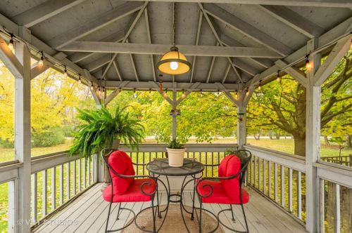 2313 Elk Dr, Spring Grove IL  60081-8782 exterior