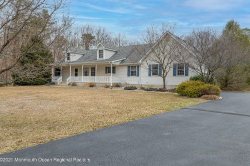 3 Royal Woods Ct, Jackson Twp, NJ 08527-4203