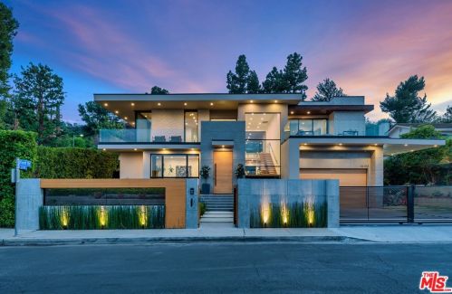 16102 Sandy Ln, Van Nuys, CA 91436-4222