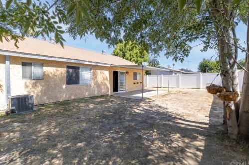 6878 Phoenix Ave, Riverside CA  92504-2020 exterior
