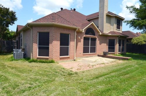 1508 Oxford Dr, Midlothian TX  76063-3300 exterior