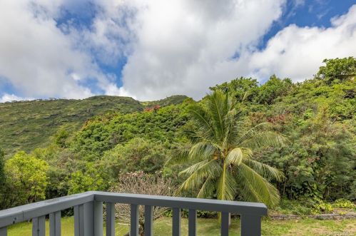 930 Ailuna St, Honolulu HI  96821-1708 exterior