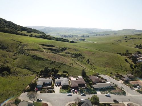 127 La Entrada Ave, San Luis Obispo, CA 93405-1515