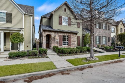 2261 Longwood Dr, Carrollton, TX 75010-4911