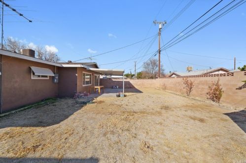 45216 Lorimer Ave, Lancaster CA 93534-1318 exterior