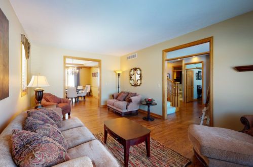 750 Fairway Ln, Sycamore IL  60178 exterior